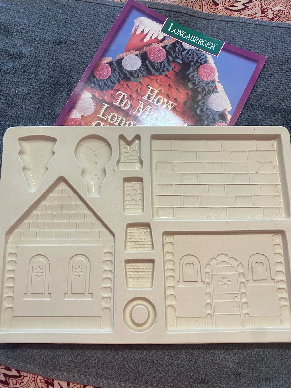 1995 Longaberger gingerbread Embossed Pottery cookie press with instructions